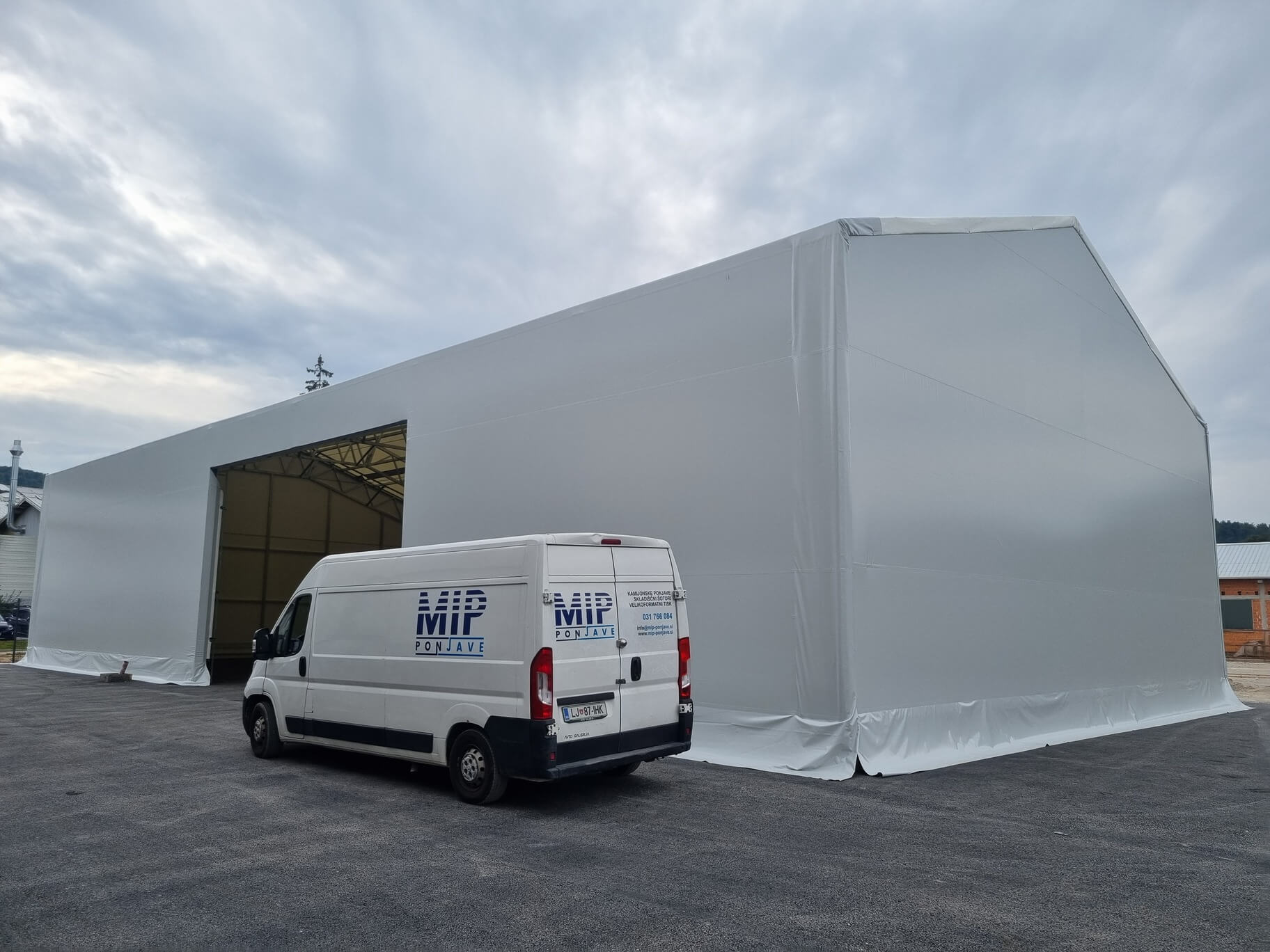 Skladiščni Šotori